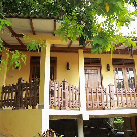 Guruge Guest House Ahangama Exterior photo