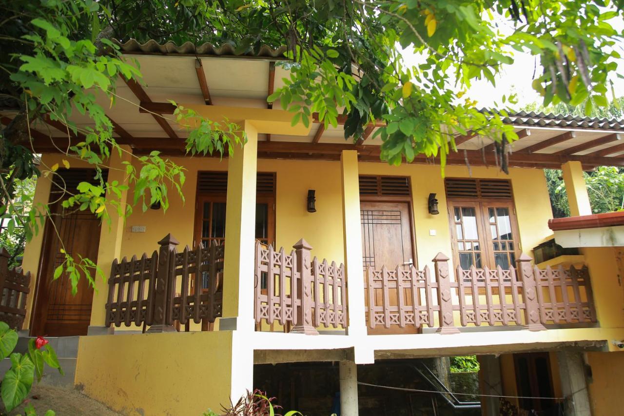 Guruge Guest House Ahangama Exterior photo